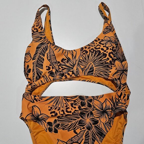 BCBGeneration Jungle Queen Printed Cut-Out One-Piece Swimsuit - Picture 6 of 11